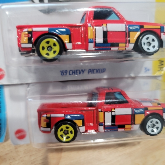 Hot Wheels 4 Car bundle - Picture 3 of 3